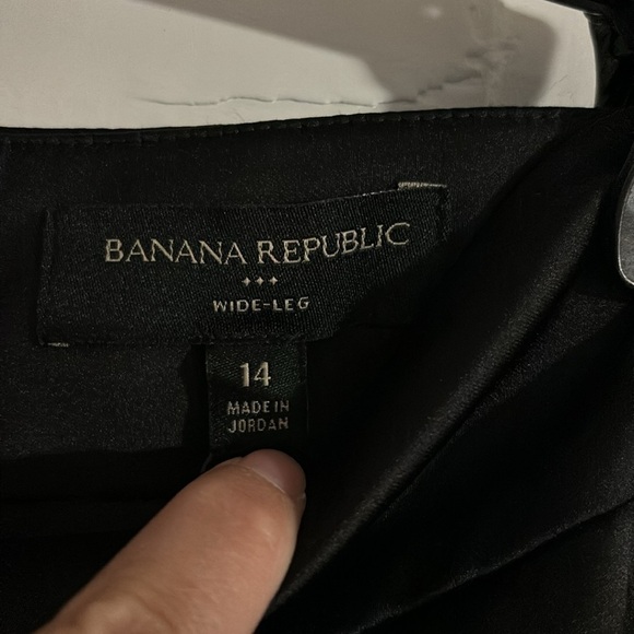 NWT Banana Republic Wide Leg Satin Like Pant - Picture 2 of 4